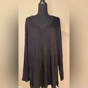 Lou & Grey V Neck Pullover